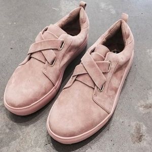 Jaggar Fractured Pink Suede Sneaker